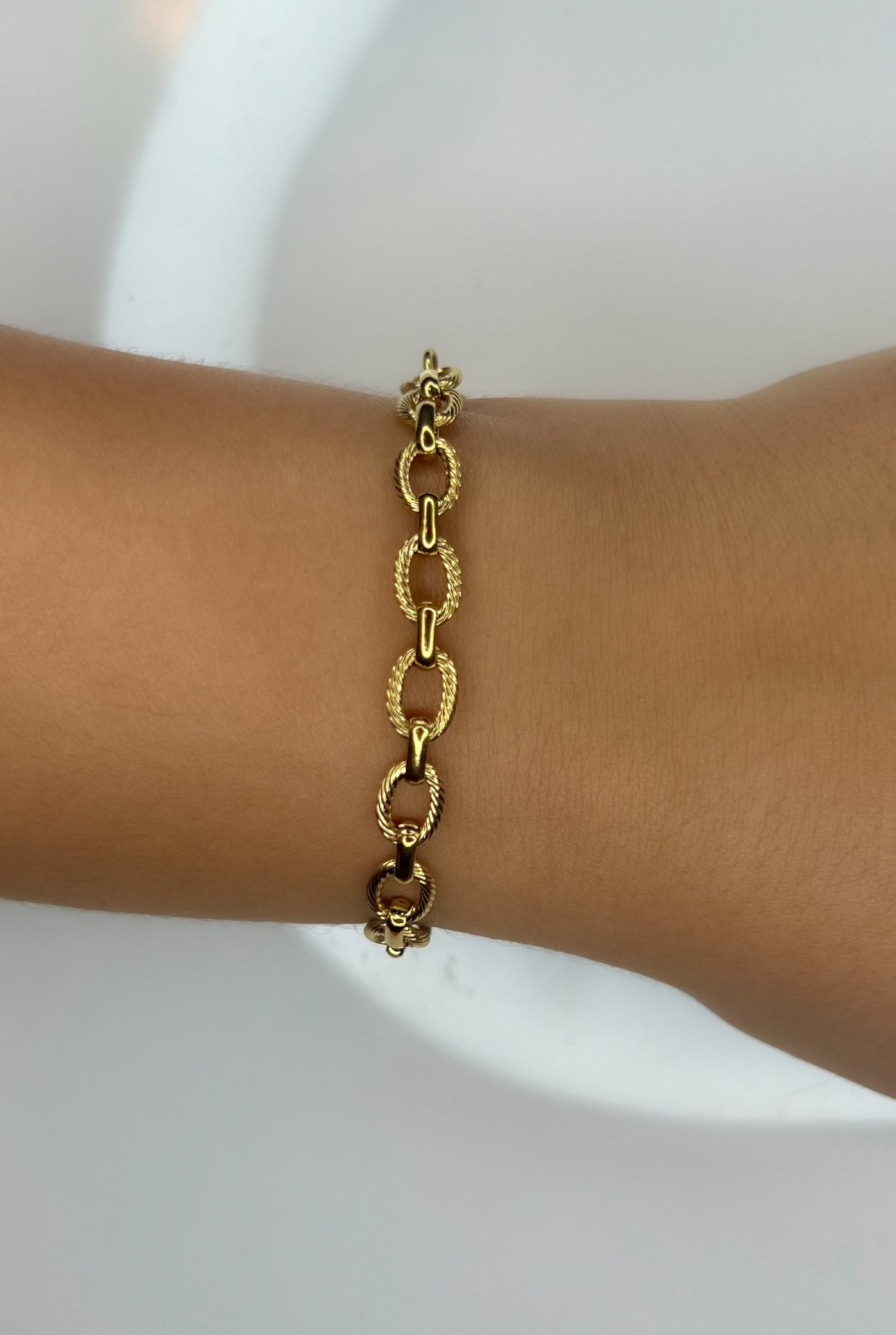ARI BRACELET CHAIN